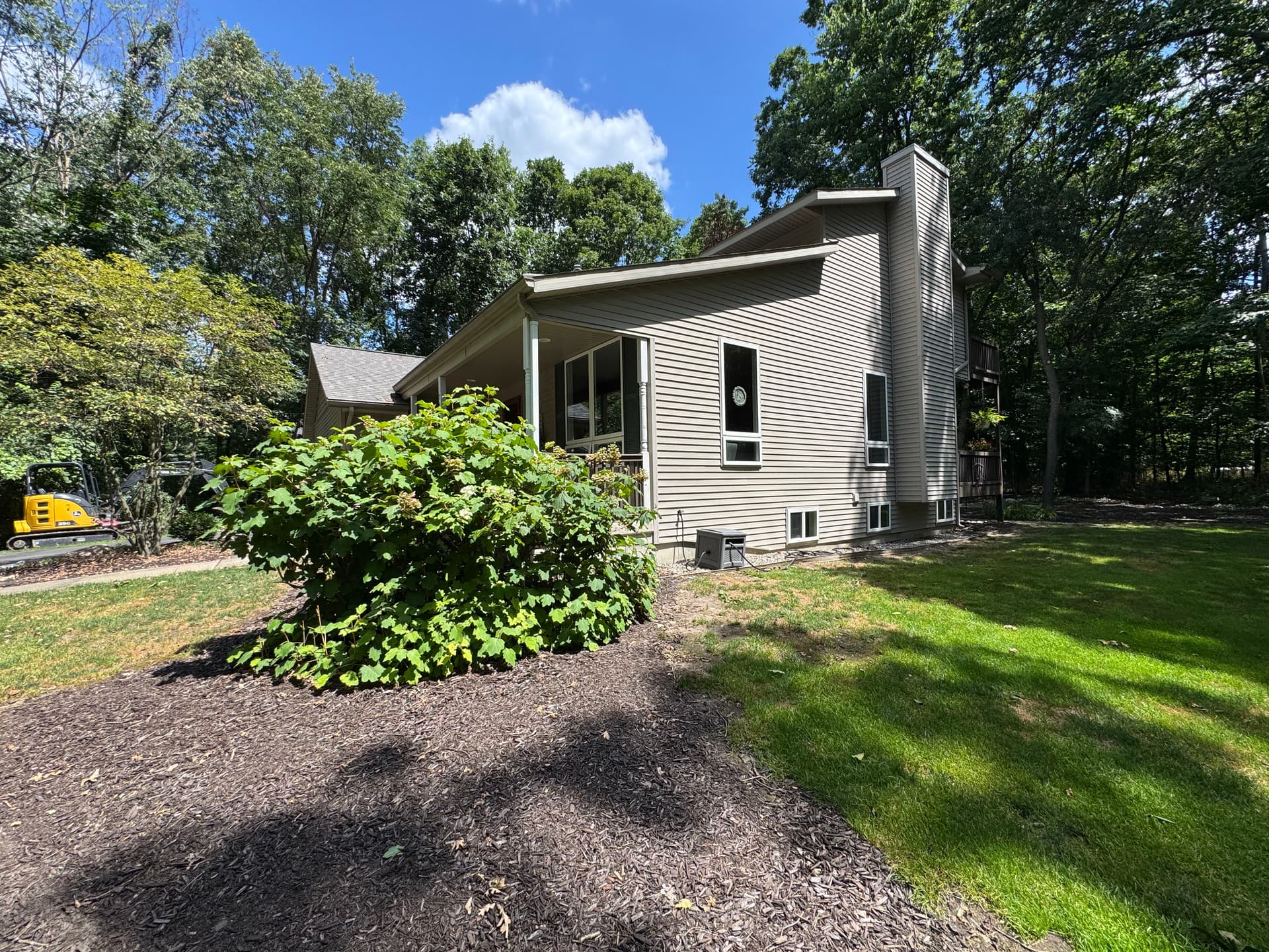 Gallery photos for Front Entry Landscaping Tearout and Replant Done Right: Image #1