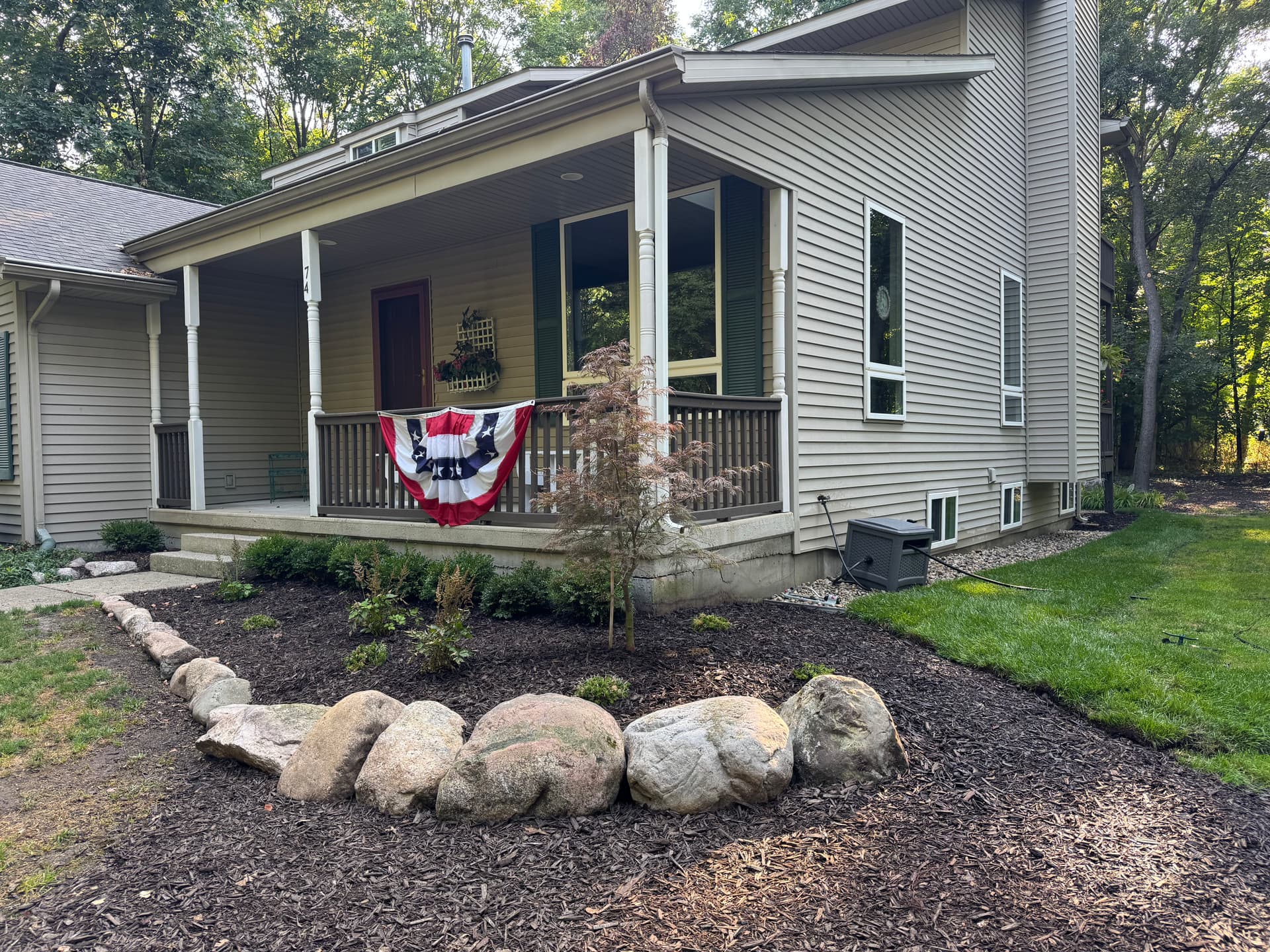 Gallery photos for Front Entry Landscaping Tearout and Replant Done Right: Image #3